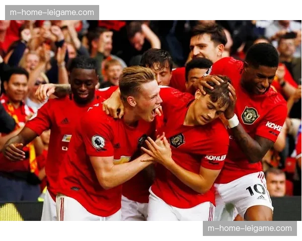 维卡里奥六十次扑救成热刺最后防线，面对曼联冲击关键