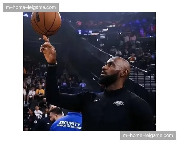 湖人战术应变能力 根据防守变化调整进攻选择找到最佳机会 湖人战术应变能力 根据防守变化调整进攻选择找到最佳机会